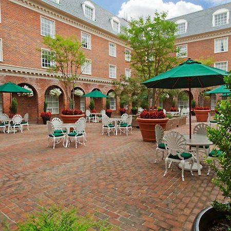 Williamsburg Hospitality House Hotell Eksteriør bilde