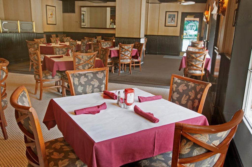 Williamsburg Hospitality House Hotell Restaurant bilde